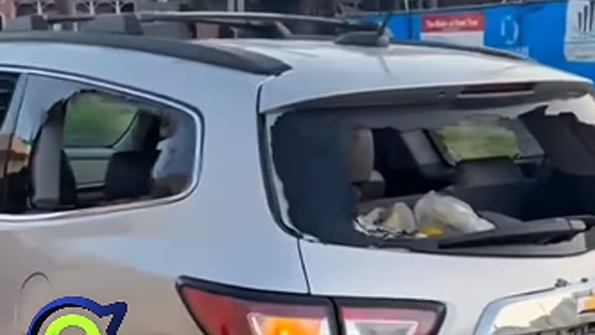 La brutal agresión contra un venezolano campeón de boxeo en EEUU, le destrozaron las ventanas de su carro