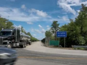 Demanda ambiental contra «Alligator Alcatraz» en riesgo por presunto error de jurisdicción