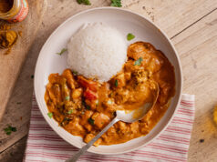 Pollo al Curry con Salsa de Maní