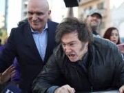 Milei, evacuado entre pedradas de una caravana electoral en la provincia de Buenos Aires