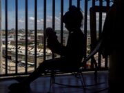 Abuelo y padrastro aberrados abusaron de una niña durante cinco años y ahora deberán pasar el resto de su vida en la cárcel