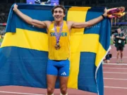 Armand Duplantis conquista su tercer mundial