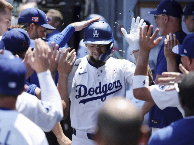 Mookie-Betts-696x522