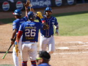 Tiburones remontó y frenó a los Bravos