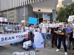 «No más anuncios incumplidos»: familiares de presos políticos protestaron frente a la Asamblea Nacional