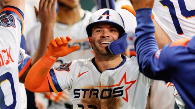 JOSE-ALTUVE-2DO-BATE-scaled