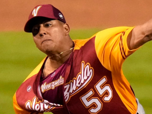 Ranger-Suarez-1068x801