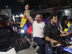 Juan Pablo Guanipa recibe notificación de libertad plena