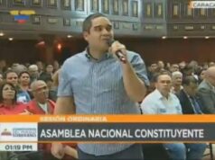 Aplaudan al muchacho y sus ocurrencias…De: YURI VALECILLO