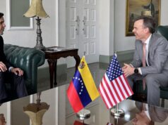 «Estoy aquí para seguir implementando plan de tres fases», aseguró John Barrett