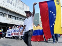 Salarios congelados y bonos devaluados: Trabajadores seguirán calentando las calles