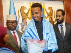 «Prometo que arbitraré en la próxima Copa Mundial»: el referí somalí al que se le negó la entrada a EE.UU. es recibido como un héroe en su país