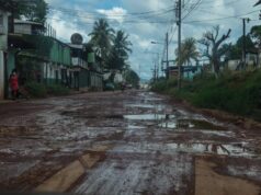 Tensa calma y saqueos en Las Claritas tras avance selva adentro del operativo militar en Bolívar