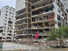 El olor a descomposición inunda Playa Grande ante el lento rescate de cuerpos bajo los escombros