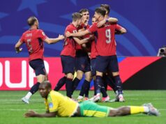 Sudáfrica y República Checa empataron, pero quedaron en comprometedora situación en el Mundial