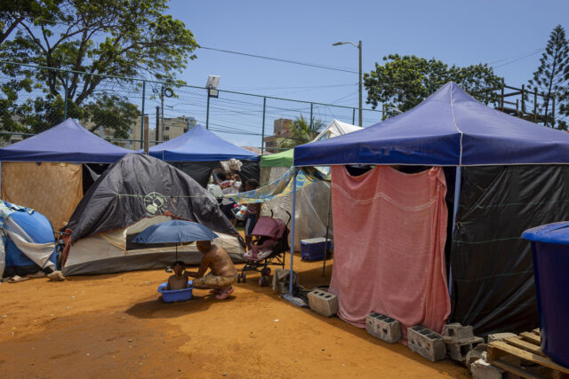 Suben a 3.811 los muertos por los terremotos en Venezuela