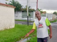 EL AGUA BOTANDOSE Y EL PUEBLO NECESITANDO