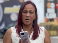Directora de escuela pierde su cargo por participar en protesta pacífica y exigir elecciones libres