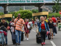 En riesgo de deportación 600 mil venezolanos tras anuncios de presidente de Colombia