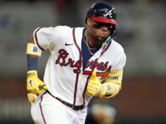 Ronald Acuña responde con el madero en victoria de Bravos