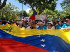 Partidos preparan su maquinaria para la transición mientras mantienen protesta en calle