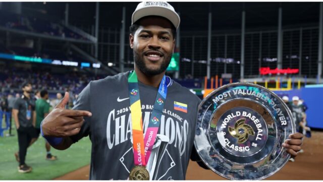foto-maikel-garcia-jugador-mas-valioso-del-clasico-mundial-de-beisbol-110716