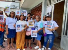 Familiares de presos políticos exigen su liberación ante la Defensoría del Pueblo en Apure