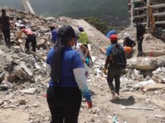 A casi cuatro meses del terremoto, la búsqueda de desaparecidos en Venezuela no se detiene