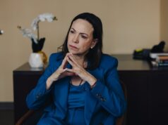 María Corina Machado afirma que no participa en las negociaciones y que regresará pronto a Venezuela